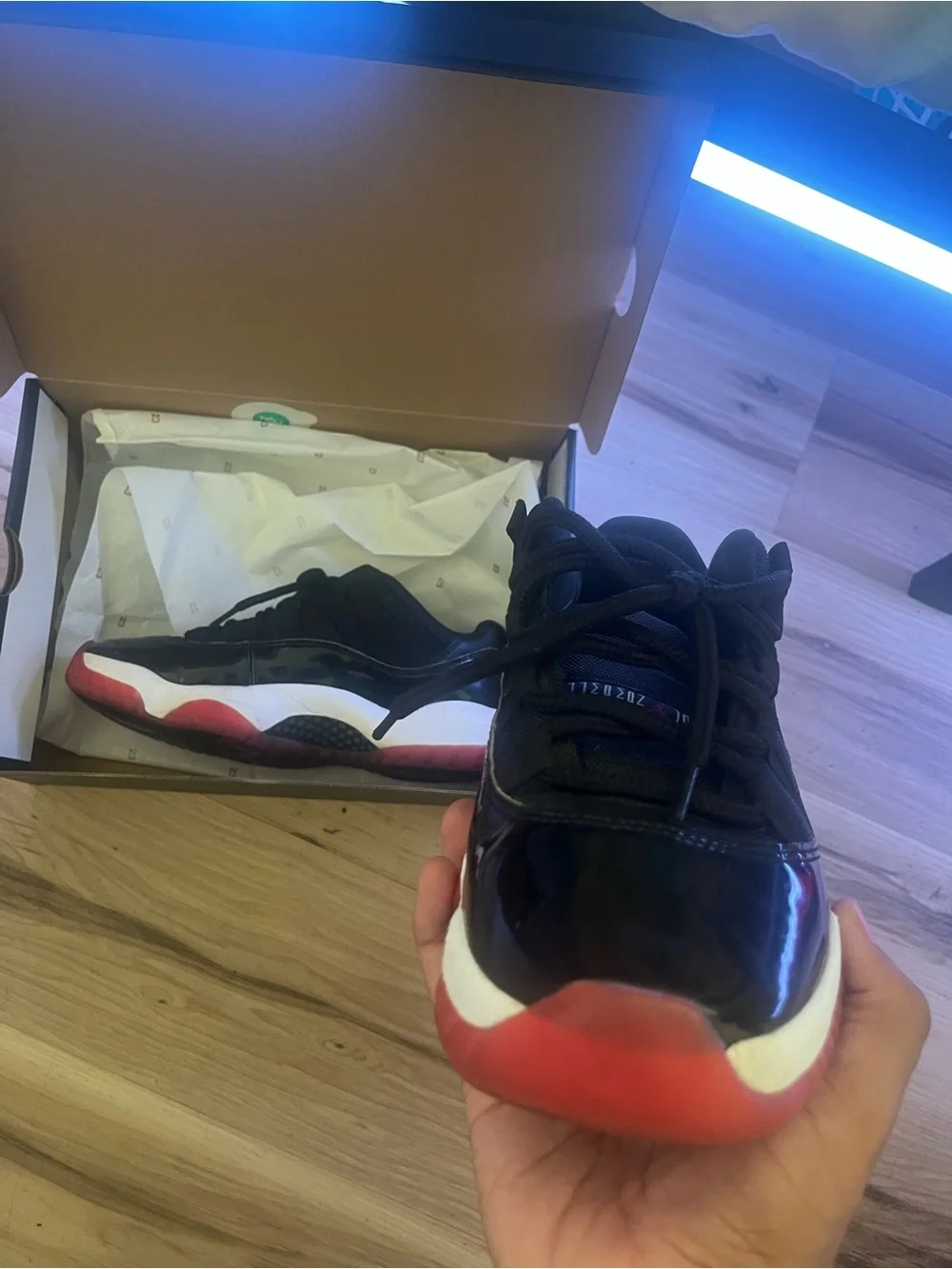 Jordan Men's Black & Red Low-Top Athletic Shoes